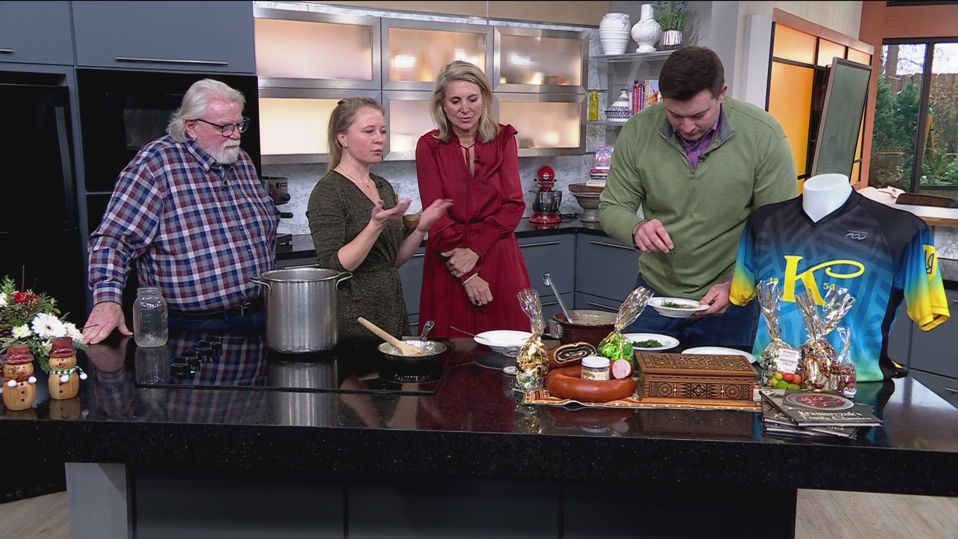 Katie Kramarczuk joined KARE 11 Saturday to show us how to make one of their faves.