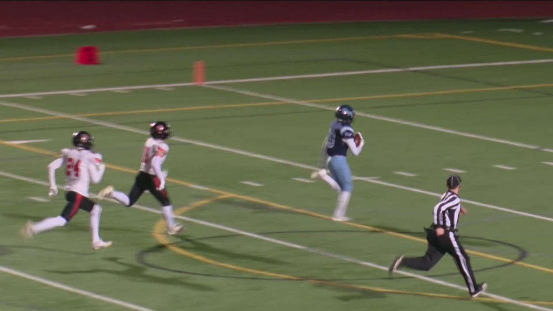 Keep up with the highlights from Friday's high school football matchup!