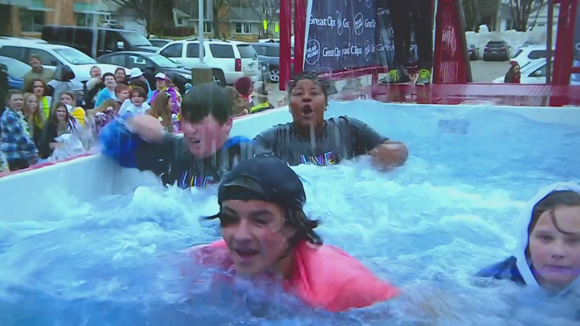 KARE 11's Kent Erdahl joined the students in taking the plunge.
