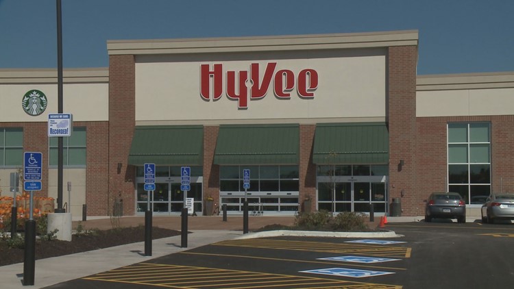 Hy Vee Rescuing Struggling Retail Sites In The Twin Cities