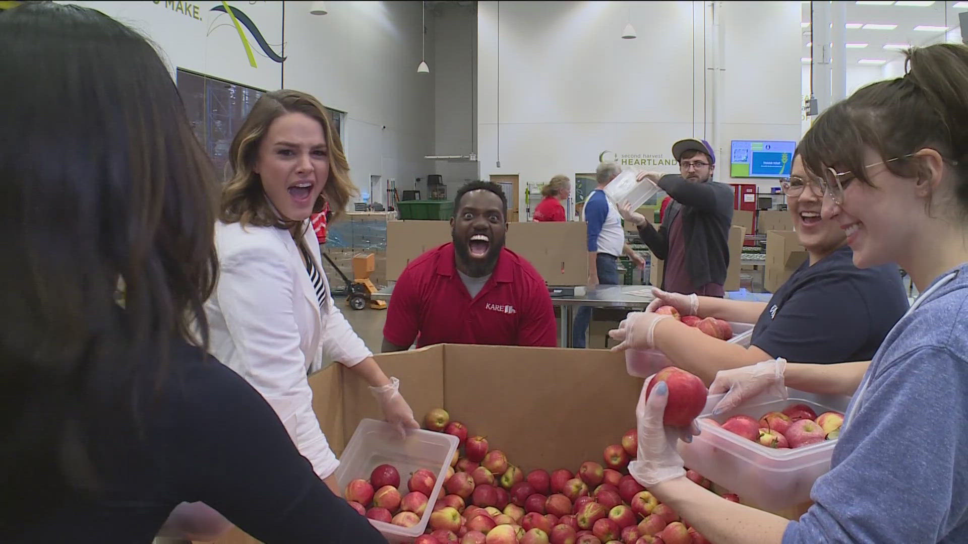 In today's Communities that KARE, the Sunrise team visited Second Harvest Heartland to volunteer.