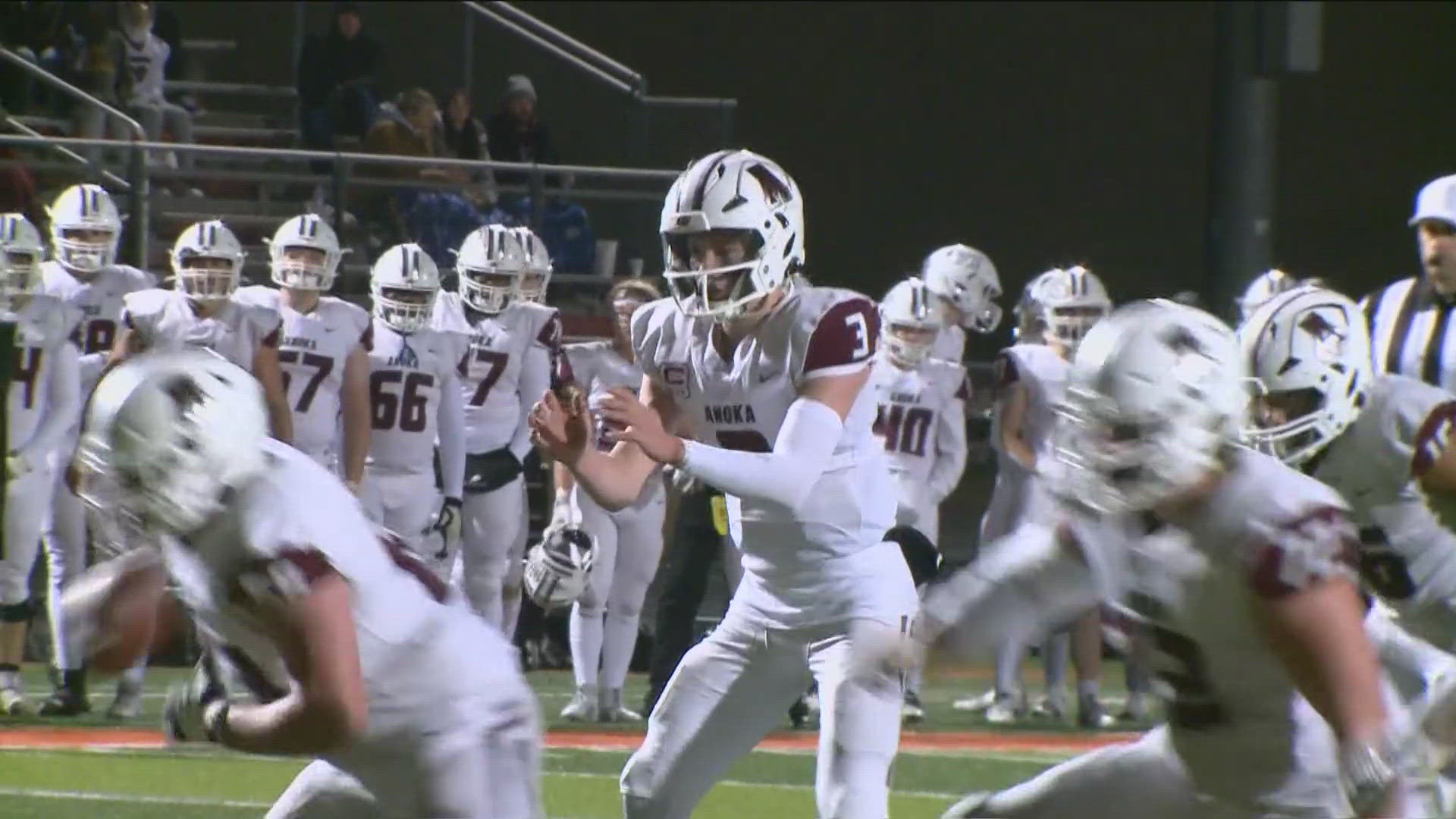 Keep up with the highlights from Friday's high school football matchup!
