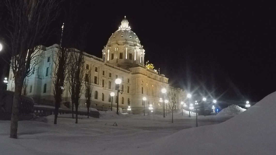 snow-day-bill-lets-schools-shorten-calendars-kare11