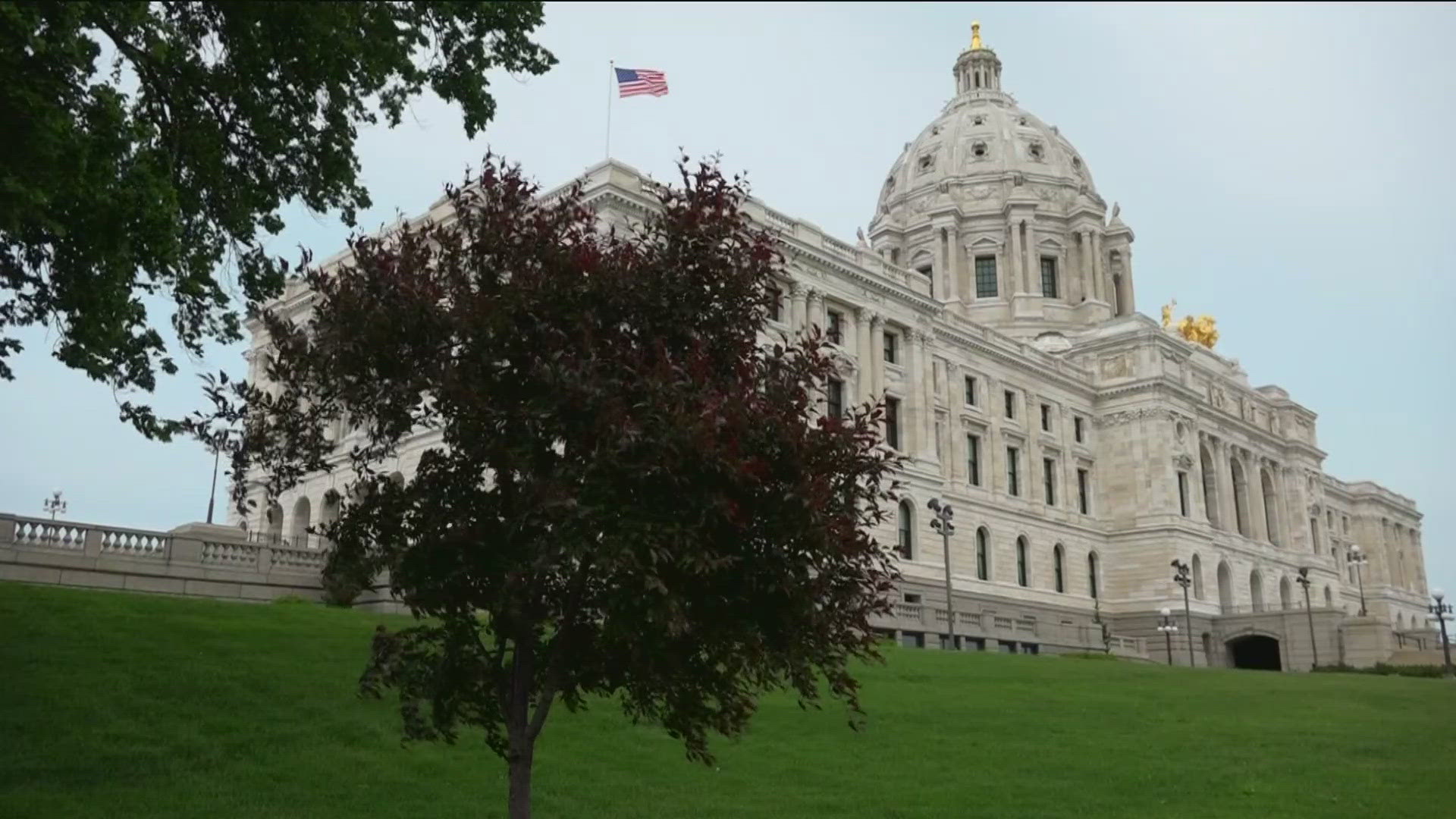 Although nurses received the first layoff notices warning of a government shutdown, lawmakers say there will be a budget in place before then. 
