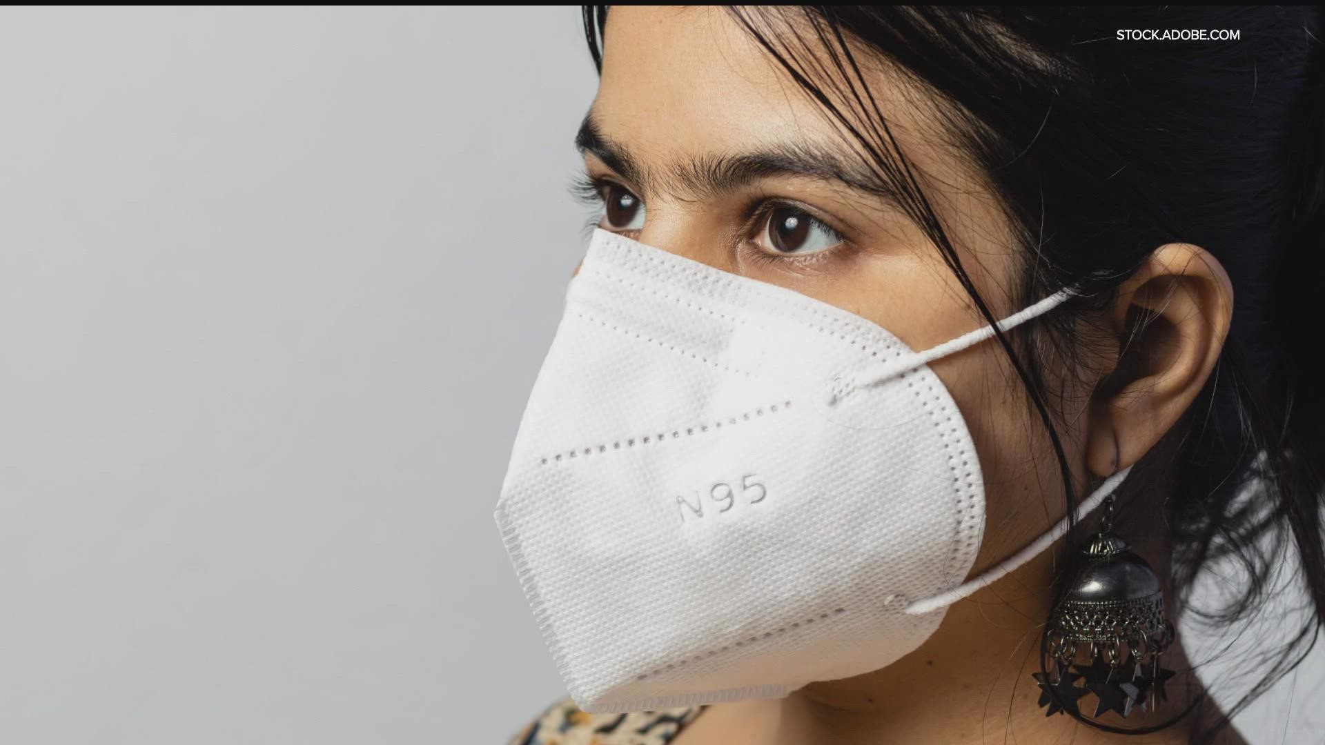 Citing a seven-day increase in COVID-19 cases, Minneapolis is re-recommending that both vaccinated and unvaccinated people wear face coverings while indoors.