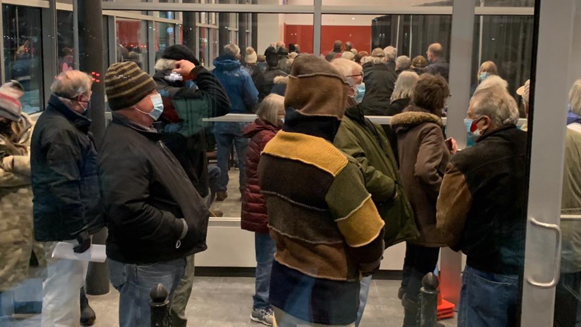 Setbacks lead to long lines at Blaine vaccination site - Vimarsana News