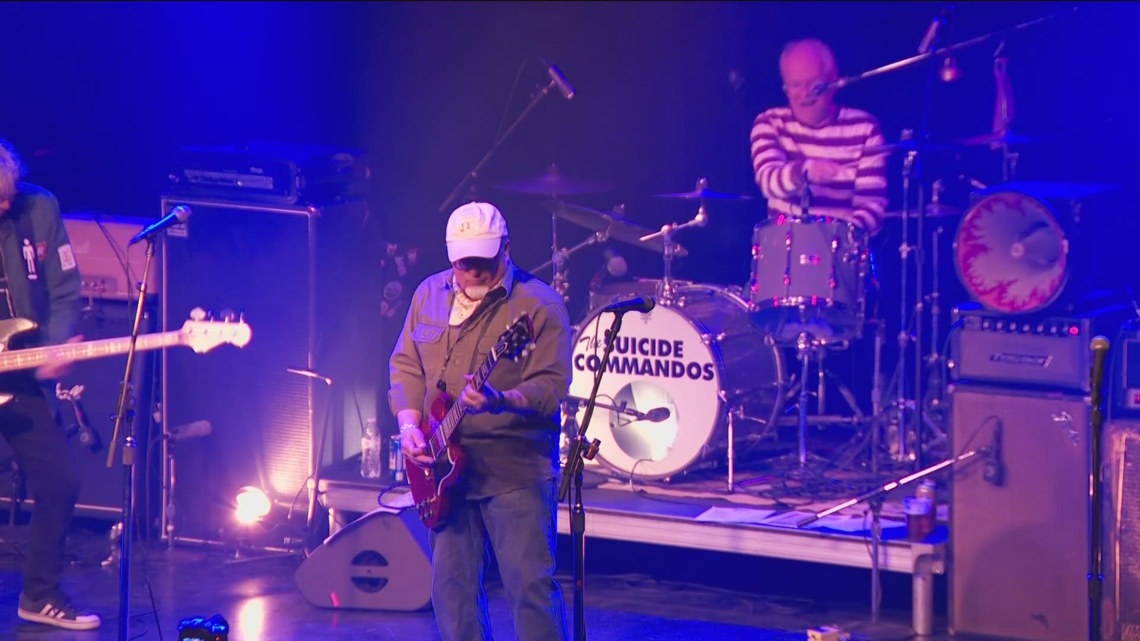 Suicide Commandos take final bow in Minneapolis