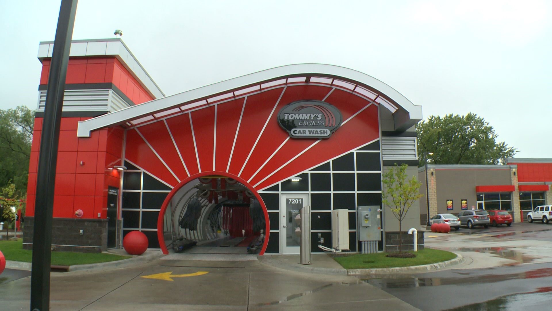 New Hope car wash uses rain, recycled water