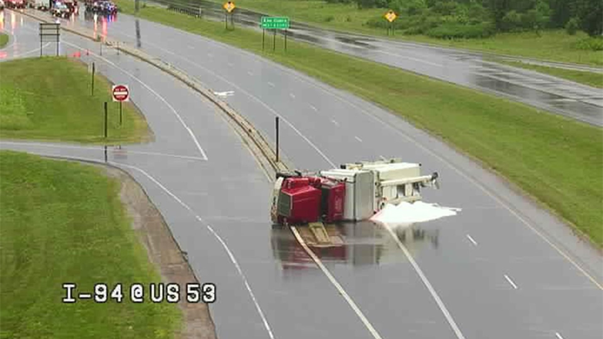 People told to evacuate after hazmat spill on US 53 in Wisconsin