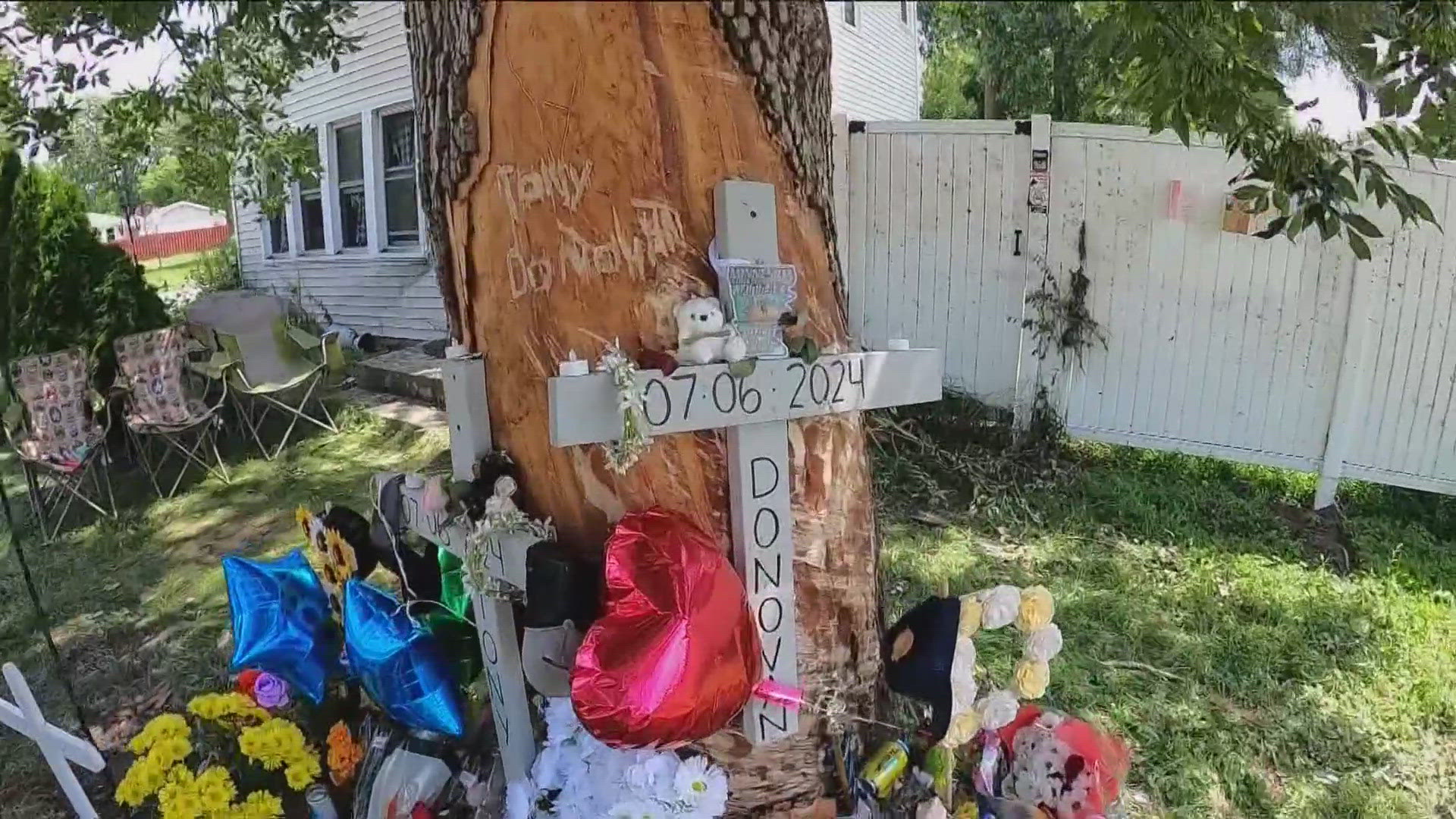 The memorial continues to grow for two Elk River teens who were killed in a crash over the weekend, in addition to a third who is still fighting for his life.