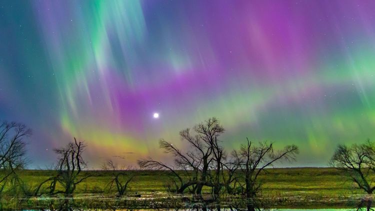 Here's what the Northern Lights looked like in Minnesota and Wisconsin