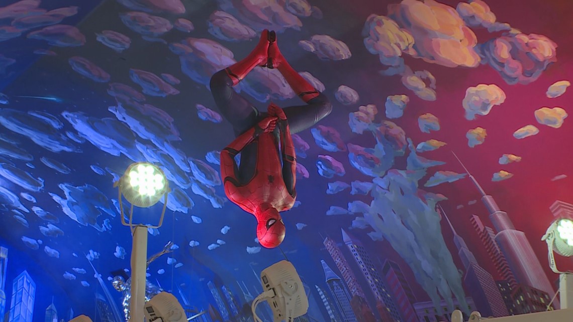 Mn S Largest Candy Store Re Opens With Super Ceiling Kare11 Com