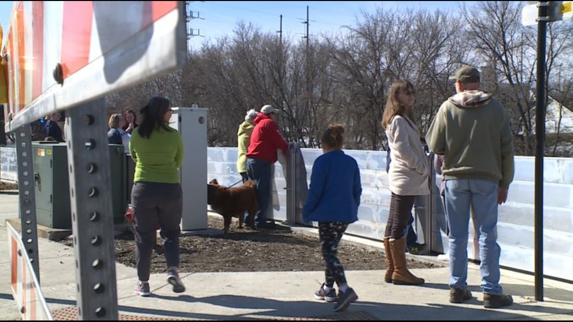 City of Delano puts up flood walls to keep Crow river at bay | kare11.com