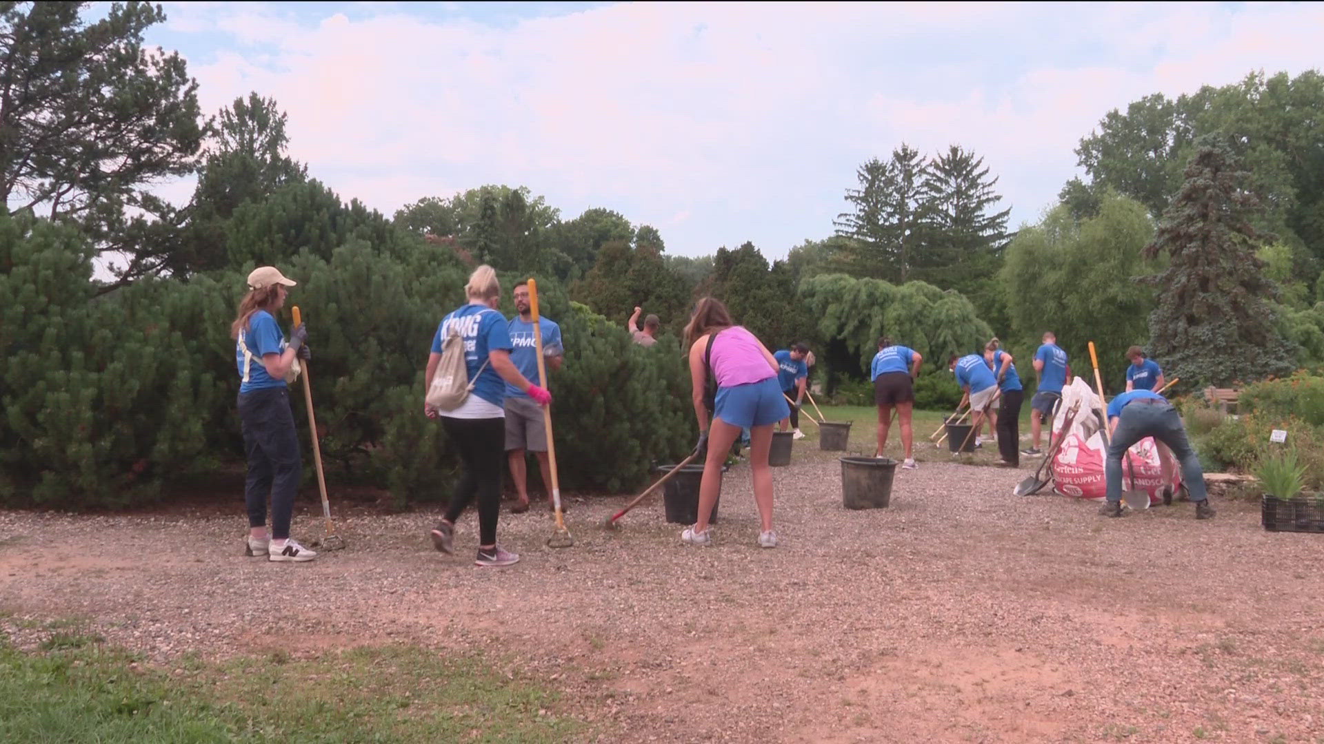 KPMG mobilized 500 employees in Twin Cities for Community Impact Day.