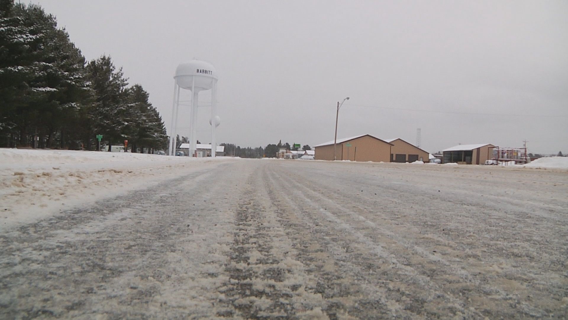Crews recover body of 2nd snowmobiler in northern Minnesota