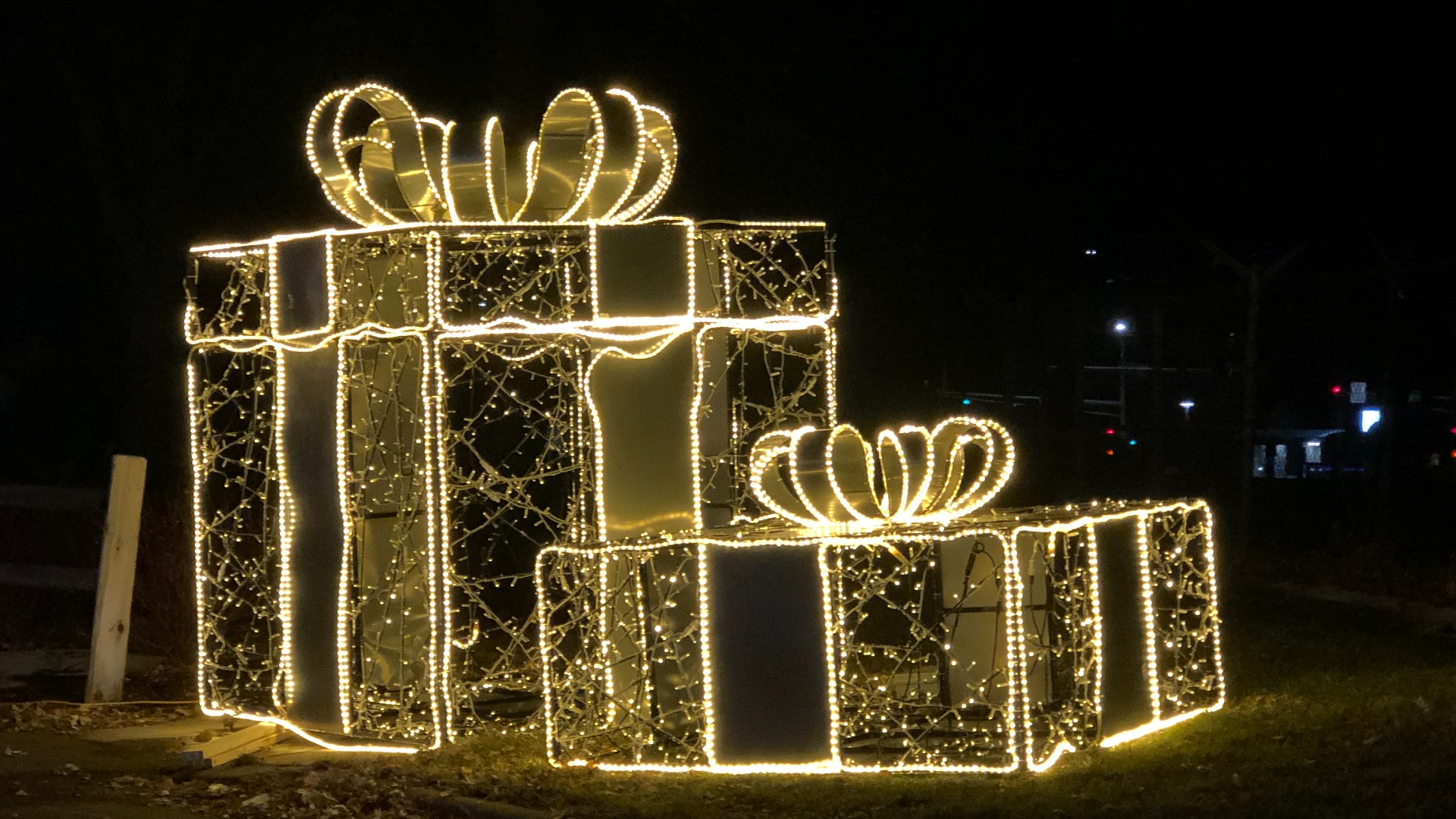 11 drivethru holiday light displays in Minnesota in 2020