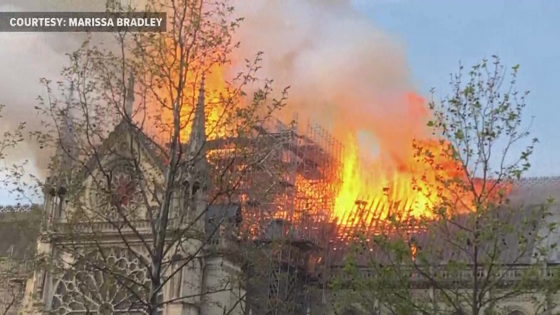 Raw footage of the heartbreaking fire at Notre Dame Cathedral in Paris, sent to KARE 11 by Marissa Bradley. More details on the fire: https://kare11.tv/2UIeSbL