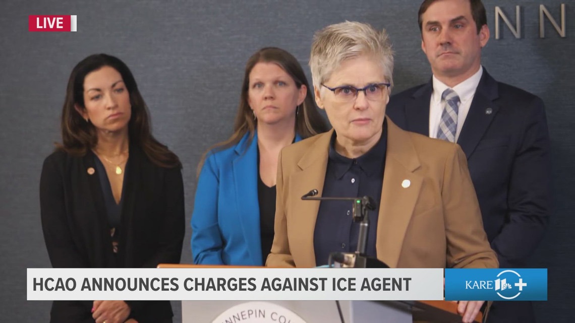 Lawyer for ICE agent charged with pointing gun at commuters: Agent did not 'initiate'