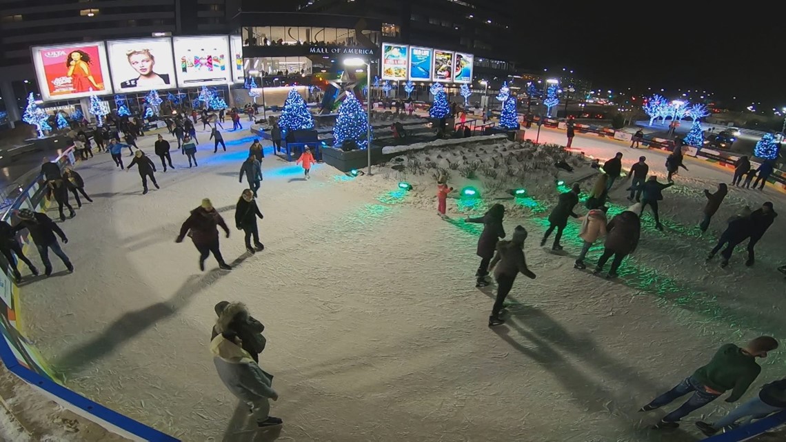 Outdoor skating rink returns for the winter at Mall of America