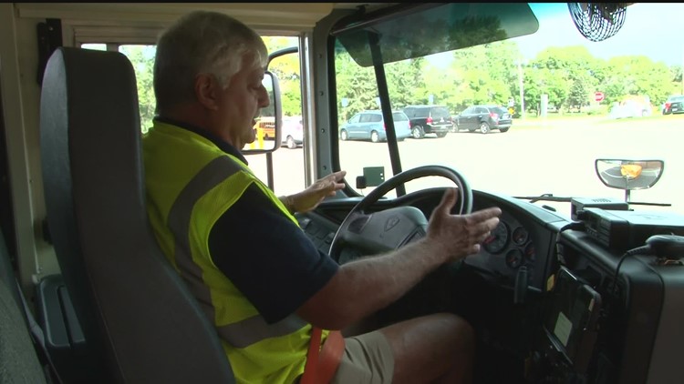 School bus companies offers bonuses to new hires