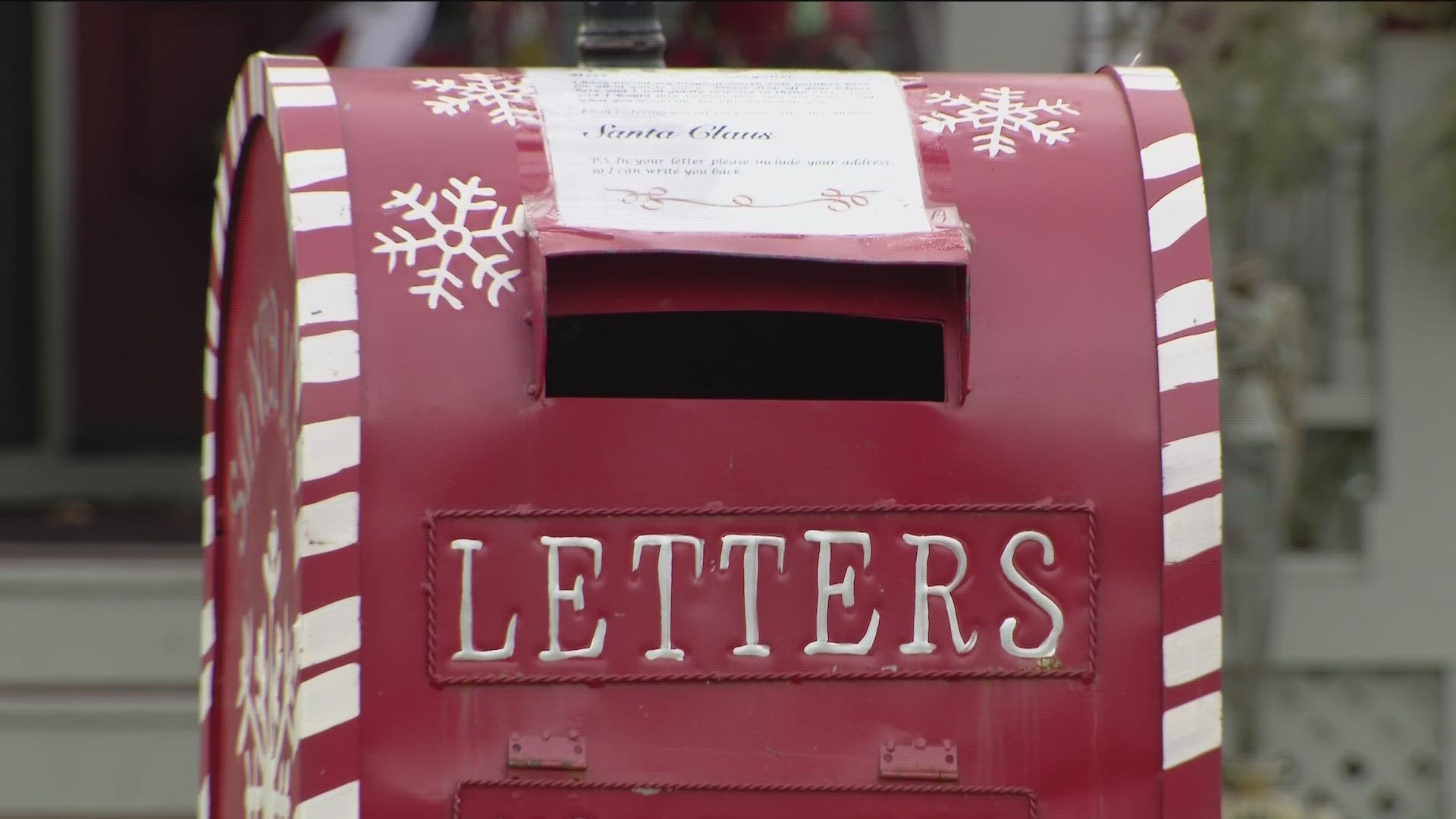 Hudson couple receives, responds to letters on behalf of Santa