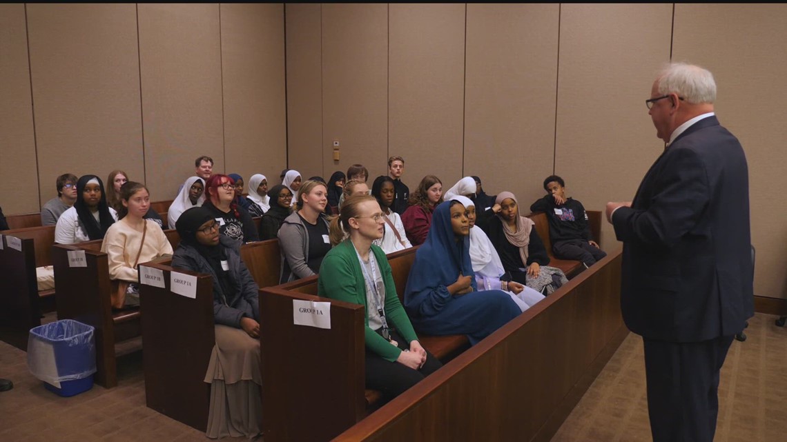 Urban, rural students visit federal courthouse for the first time - Vimarsana News