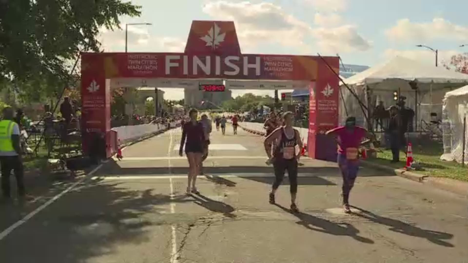 2019 Twin Cities Marathon finish approx. 139 p.m. 209 p.m.