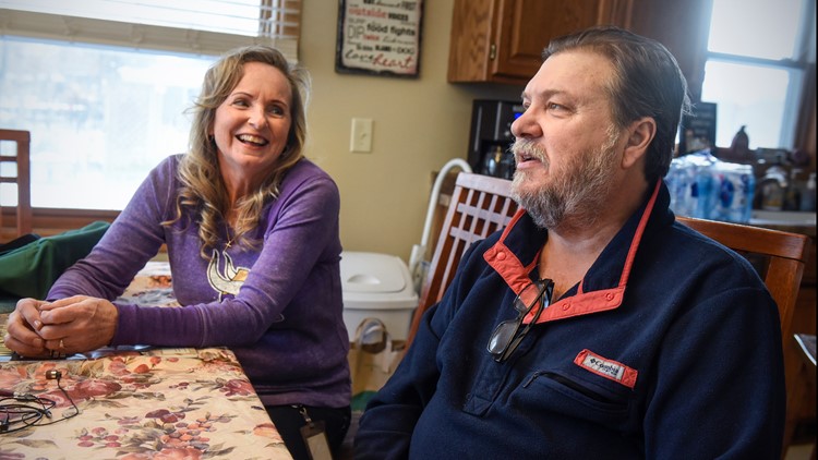 A couple divorced. Then she gave him her kidney
	