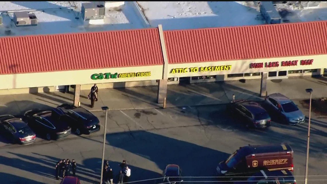 Bloomington restaurant opens up to customers after deadly shooting - Vimarsana News