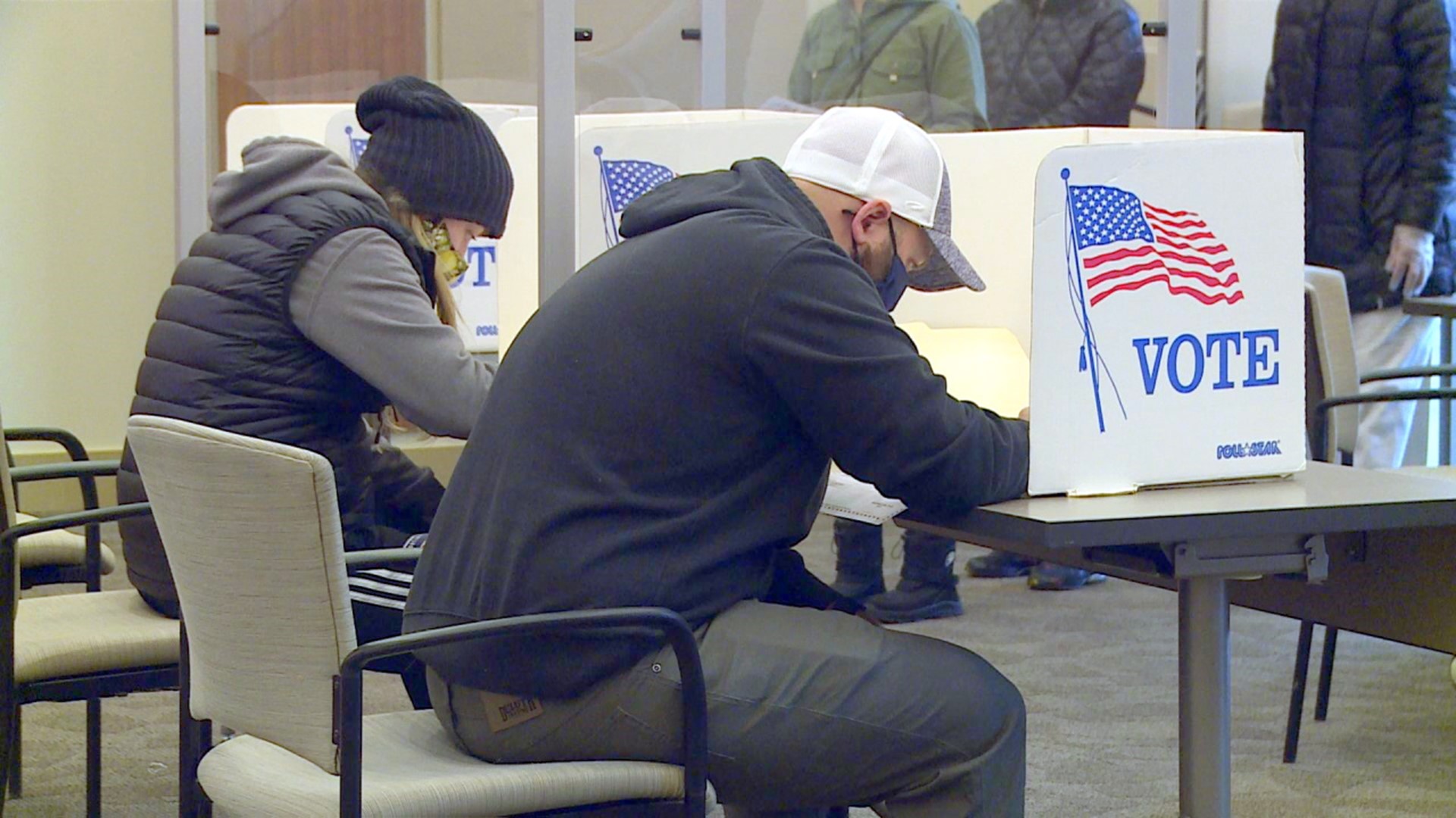 One week before the 2022 midterm elections, Secretary of State Steve Simon said early voting numbers are ahead of where Minnesota stood at this time in 2018.