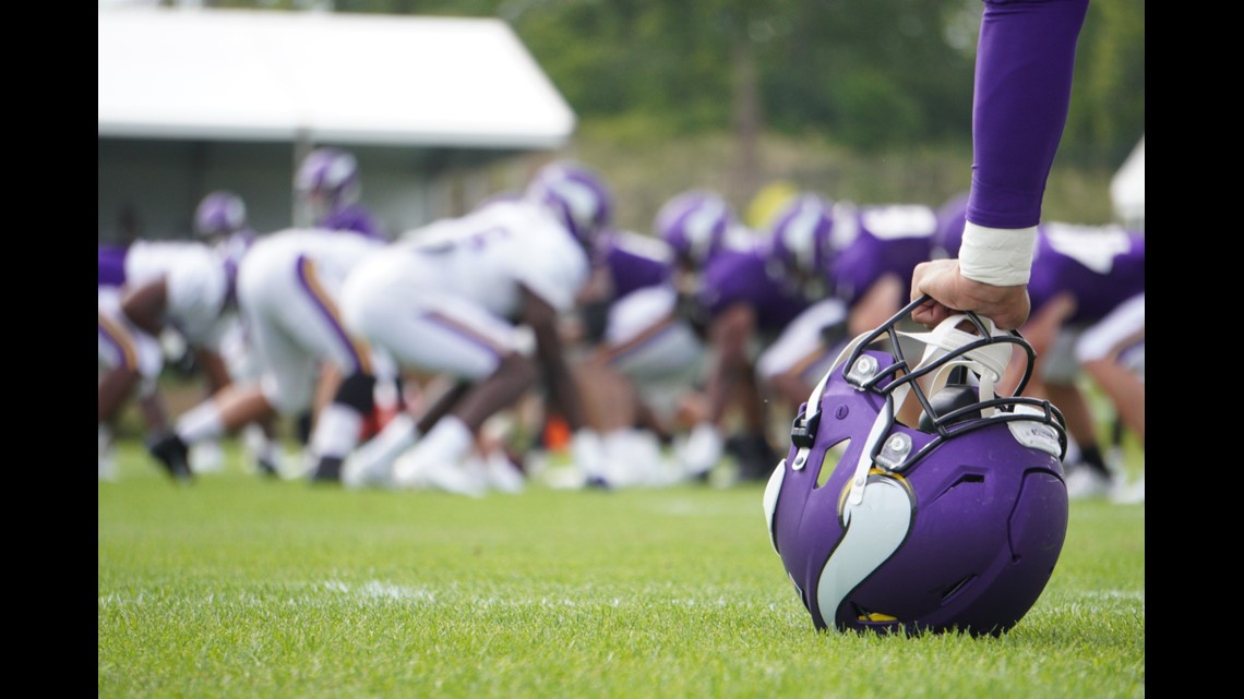 Lock, Bridgewater sharp for Broncos in 33-6 win vs. Vikings