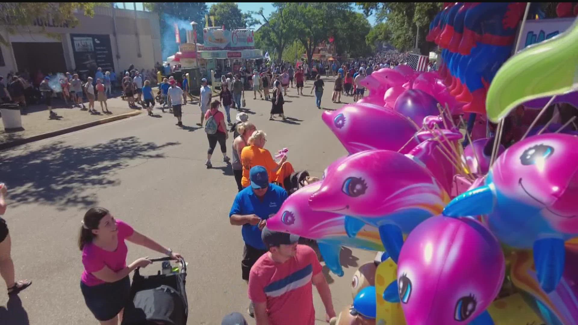 KARE 11 photojournalist Jason Steussy got to check out the sights, sounds and smells of the Minnesota State Fair — all from a half-pint point of view.