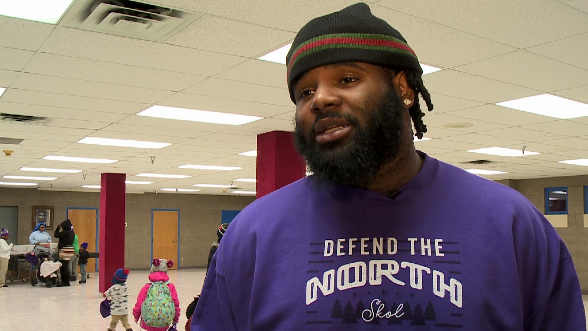 Vikings' Dalvin Cook and Sheldon Richardson gave warm clothes and items away to families in need at Mary's Place in Minneapolis.