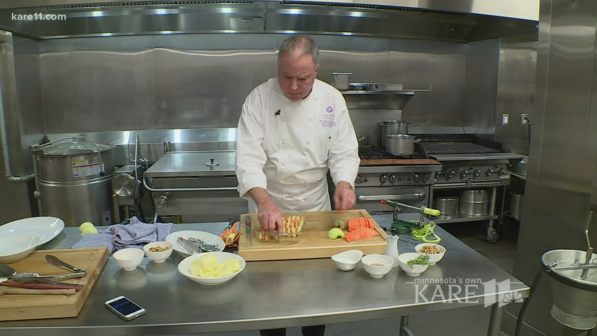 Why not make Thanksgiving easier with a few sides that can be made in advanced and just heated up before serving? Chef Paul Lynch from Urbana Craeft Kitchen shares his favorite, a maple glazed yam dish with Haralson apples and walnuts. http://kare11.tv/2i