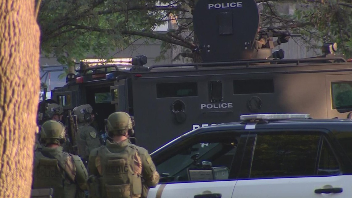 Man arrested after ninehour standoff with police in Eagan