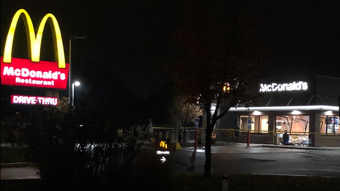 Car Crashes Into Mcdonald S In Inver Grove Heights Kare11 Com