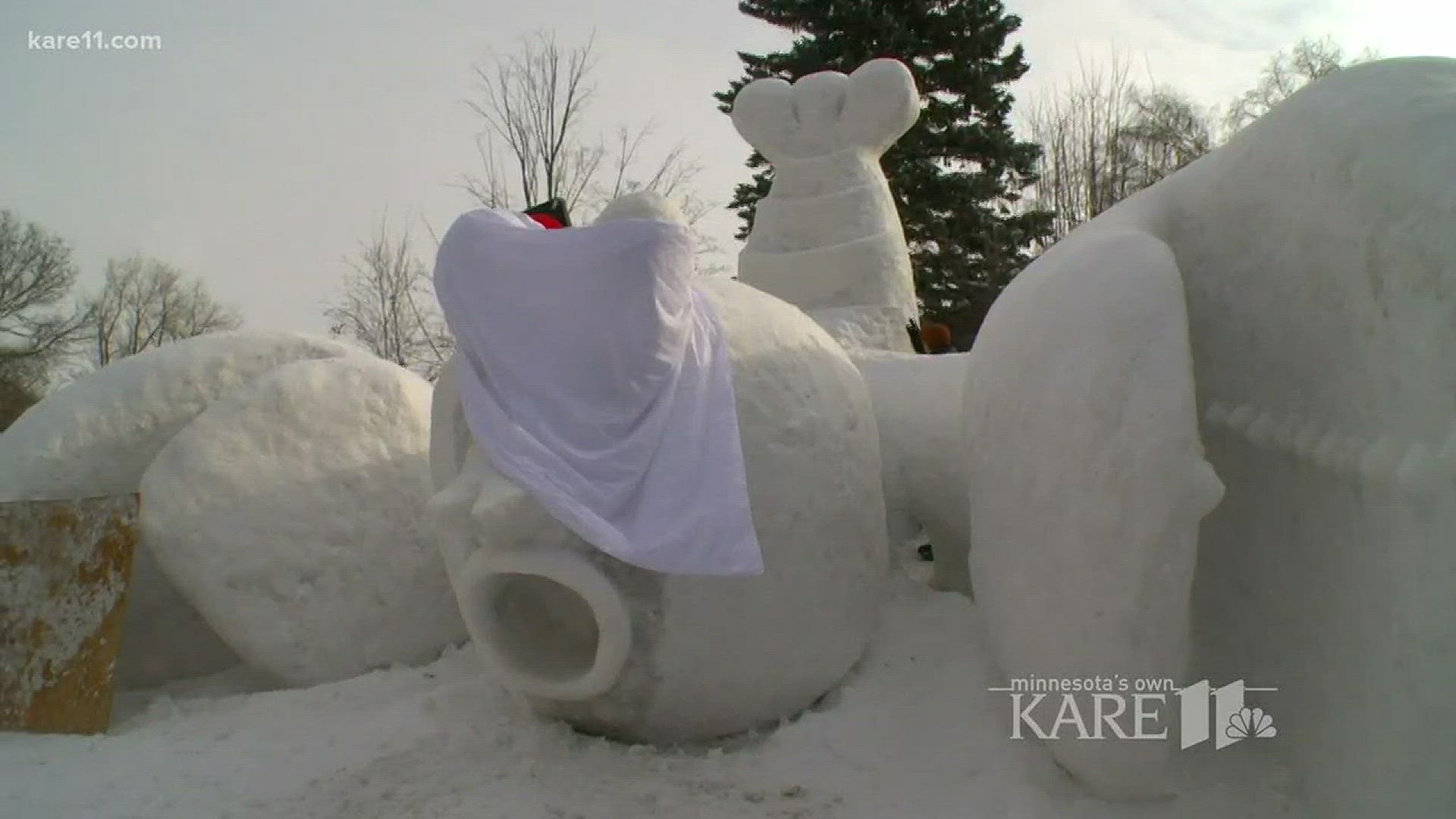 For the seventh time, the Bartz brothers in New Brighton are working hard to finish their annual snow sculpture. This year, it's a giant snow lobster.  http://kare11.tv/2mC8Rcq