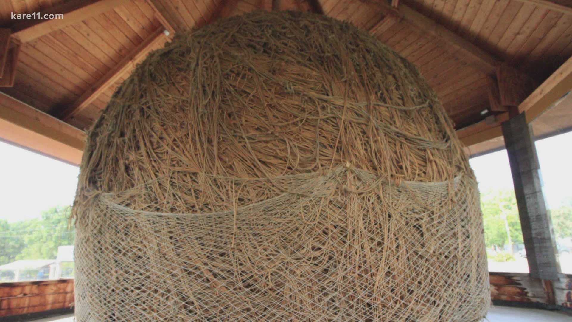Yes, we visited the biggest ball of twine in Minnesotaaaa...all the way in Darwin.