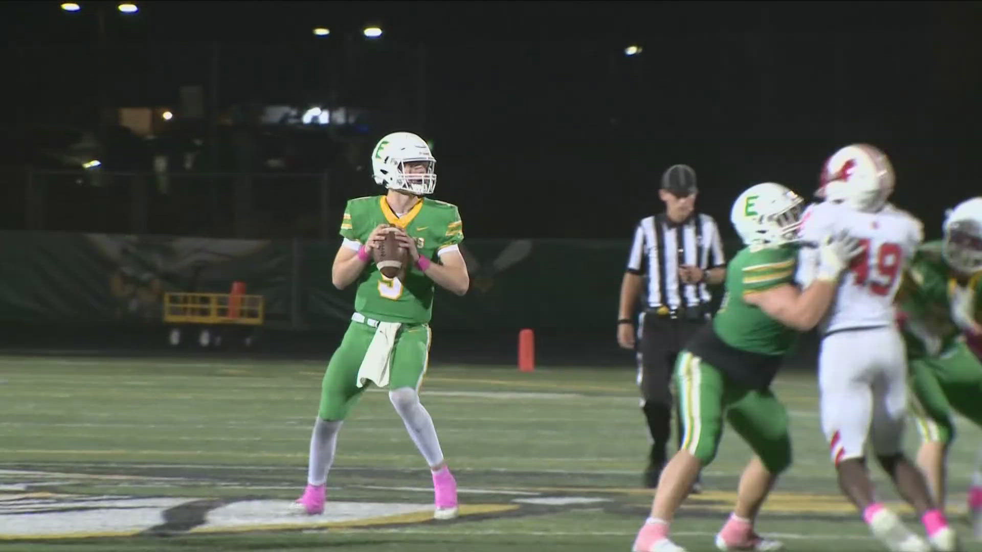 Keep up with the highlights from Friday's high school football matchup!