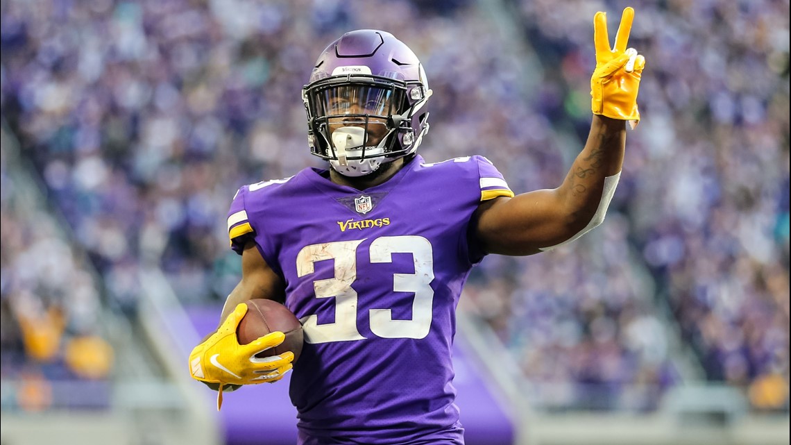 Vikings star Dalvin Cook fulfills promise to late father by