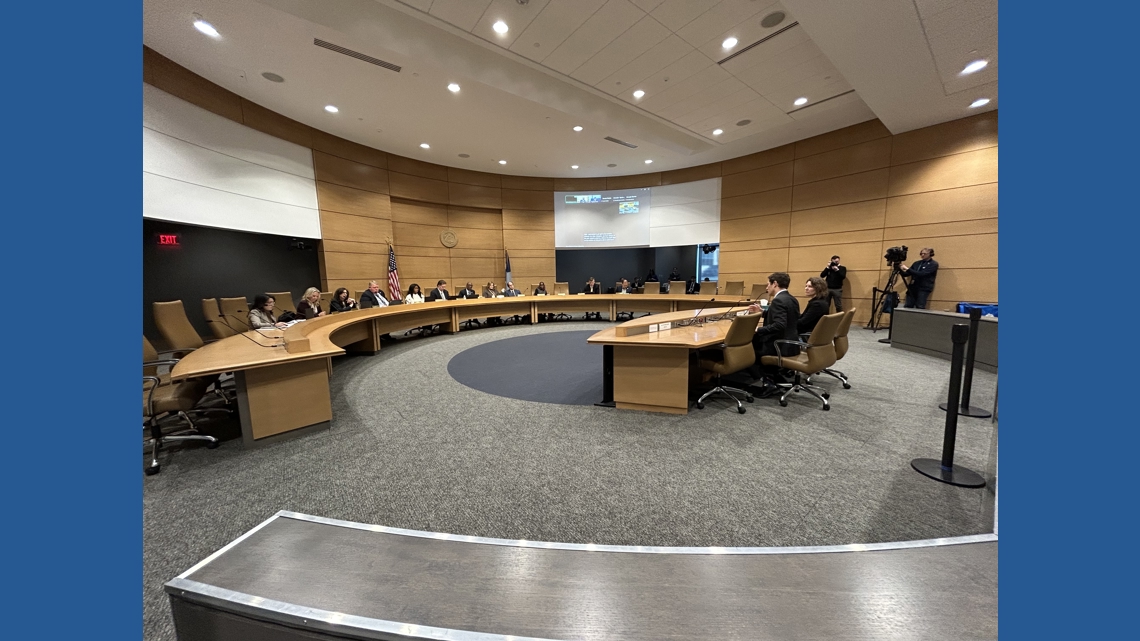 Business owners urge Minnesota senators to draft relief bill for small businesses