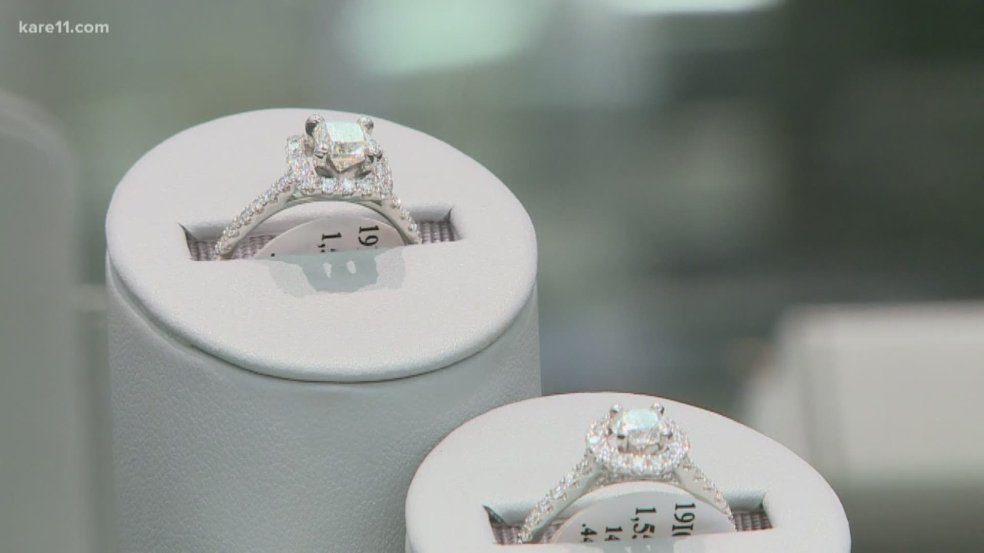 Ready to buy a diamond for that special someone? Now you can decide between mined and lab-grown diamonds.