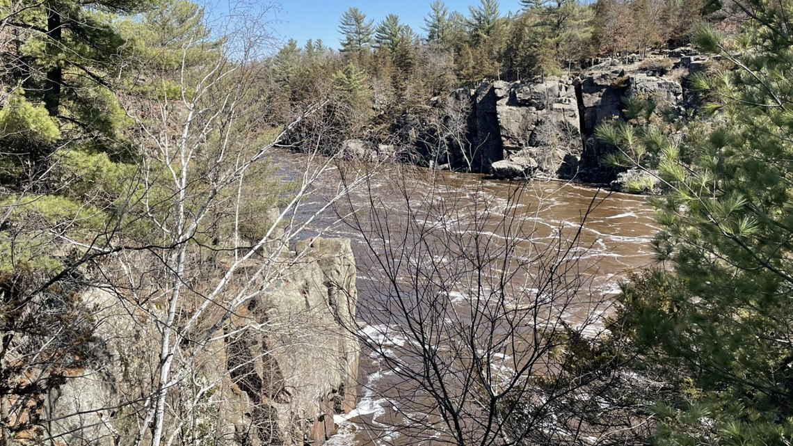 Officials: Body recovered from St. Croix River was missing teen - Vimarsana News