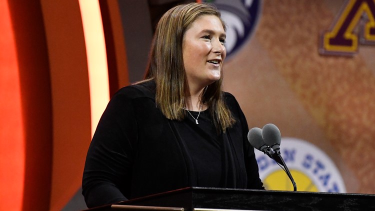 Gophers, Lynx star Lindsay Whalen inducted into Basketball Hall of Fame