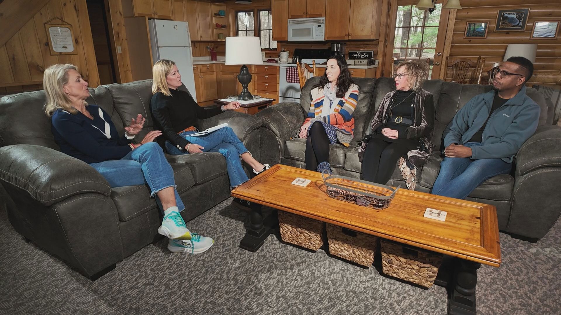 Belinda and Julie discuss the experience of silent retreats and how to get the most out of them with veterans of the experience at the ARC Retreat Community.