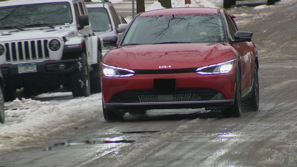 Do electric vehicles actually lose range in cold weather?