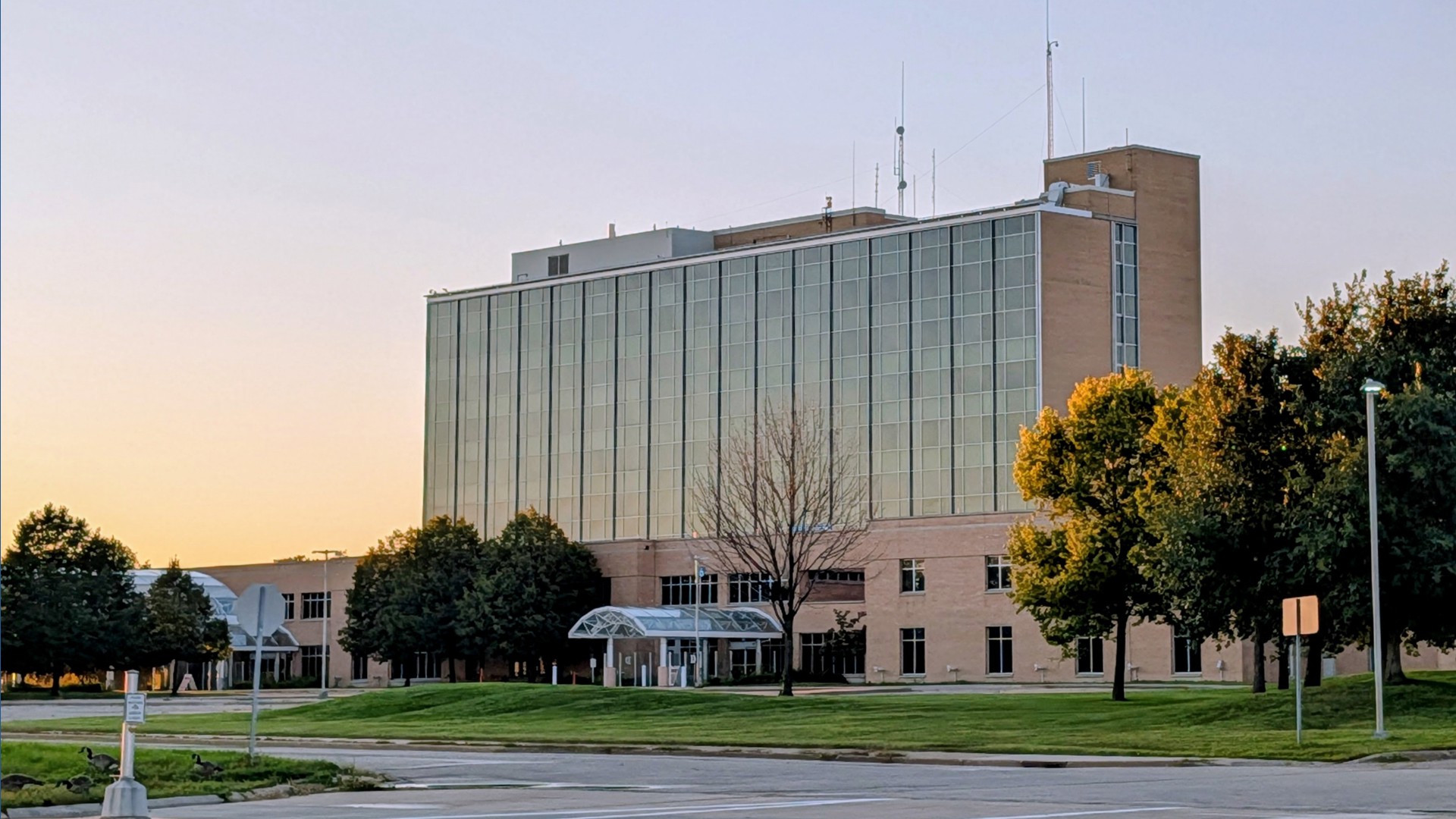 Former HSHS Sacred Heart Hospital building in Eau Claire sold | kare11.com