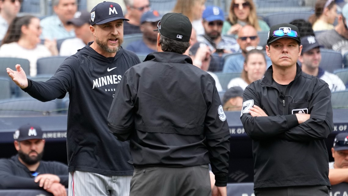 Twins manager erupts at umpires after controversial ruling