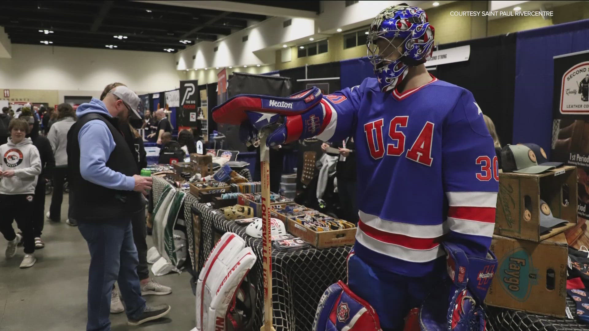 Waitress' viral act of kindness raises $12K and sparks new nonprofit ...