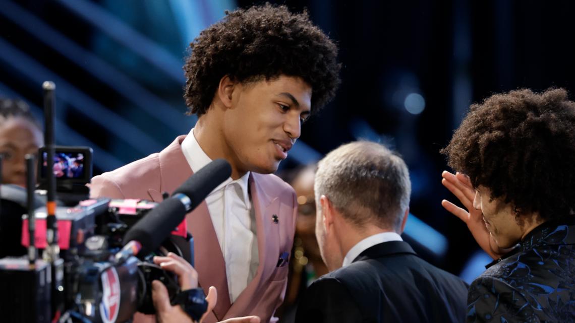 Wolves sign first-round draft pick